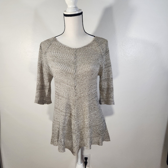 Tops - V Neck Size Medium Beige Loose Top Knit 3/4 Sleeve Top Handkerchief Bottom